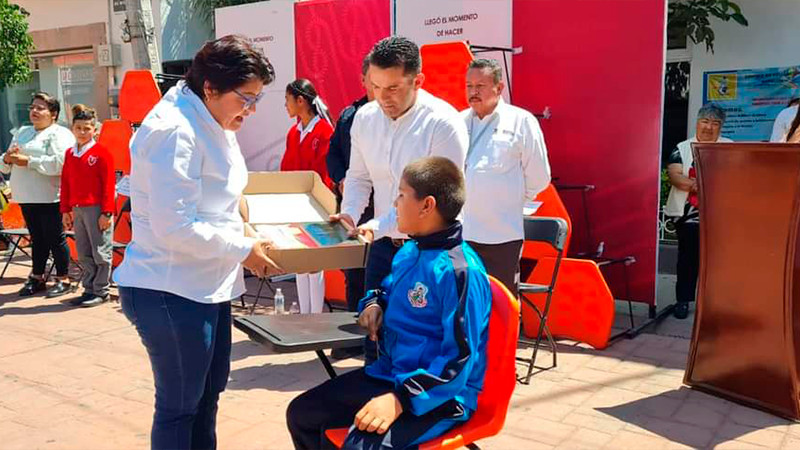 Mejora SEE Michoacán condiciones de aprendizaje en 39 escuelas de Erongarícuaro y Chavinda