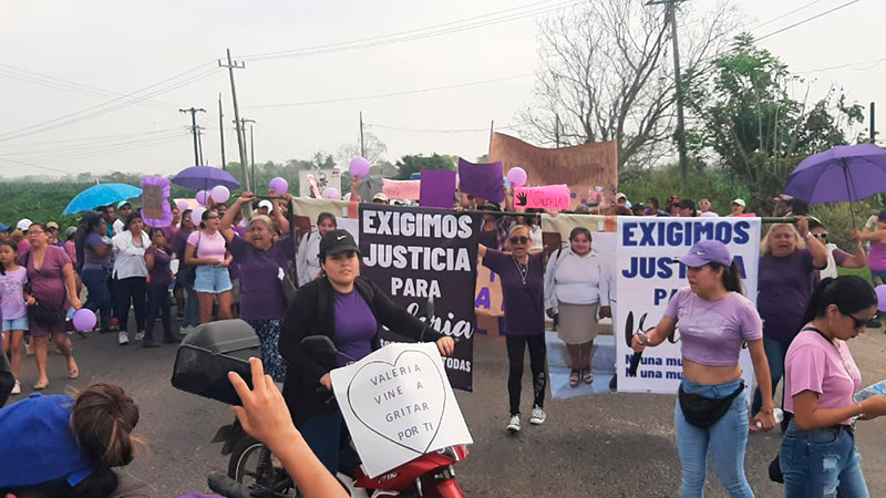 Habitantes de San Rafael, Veracruz  cierran carretera en protesta de feminicidio de joven 