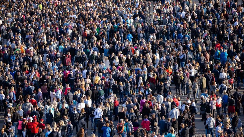 Población mundial podría llegar a un máximo de 9 mil millones de personas en 2050, según proyección 