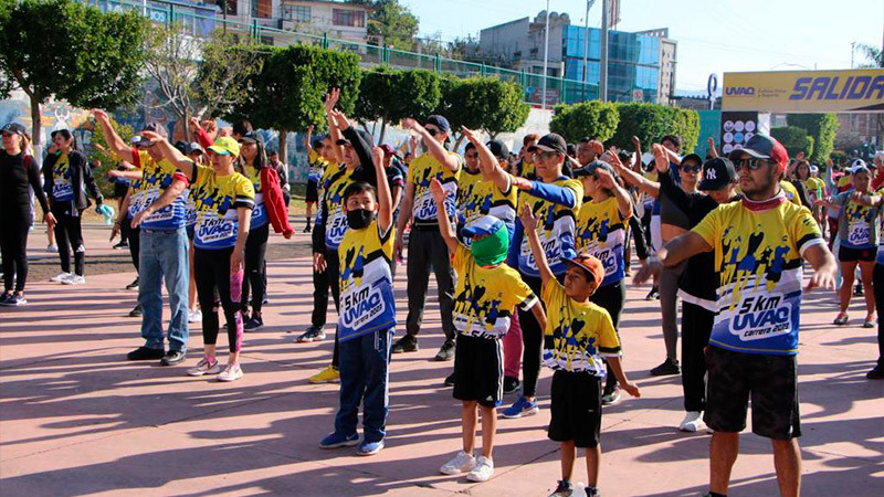 Autoridades de Ciudad Hidalgo asisten a Carrera Atlética de 5 kilómetros UVAQ 2023 