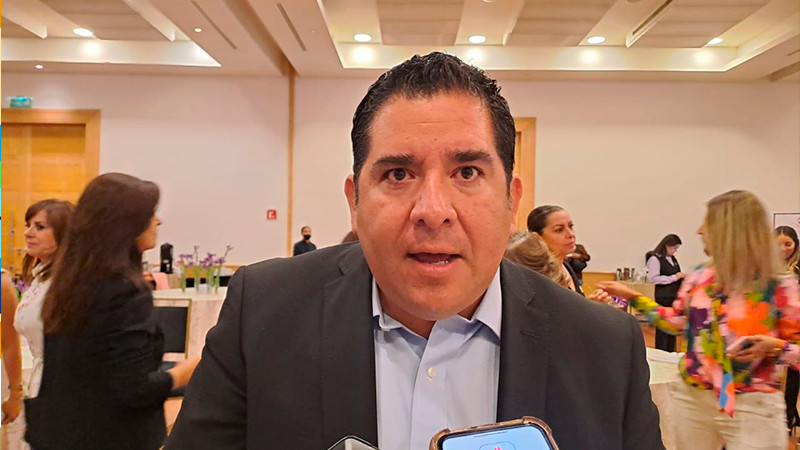 Capacitarán a personal del DIF Querétaro sobre infancias transgénero: Manuel Hernández 