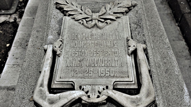 Entregan monumento funerario de Xavier Villaurrutia, tras su restauración