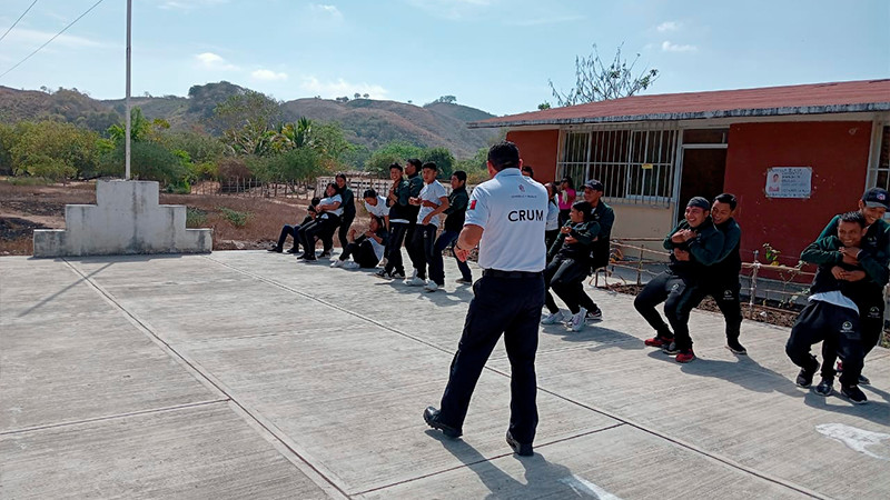 Capacita Salud Michoacán en primeros auxilios a alumnos y docentes de Aquila