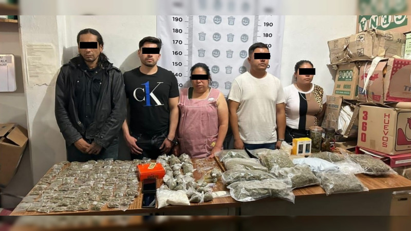 Cae familia que se dedicaba a la venta de droga en Nezahualcóyotl: Les aseguran varios kilos de marihuana, coca y cristal 