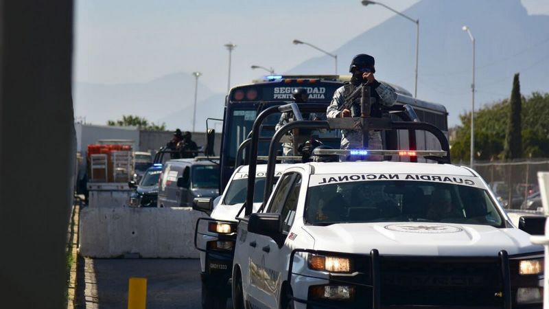 Tras realizar cateo al penal de Apodaca, 68 reos son trasladados al de Cadereyta, en Nuevo León 