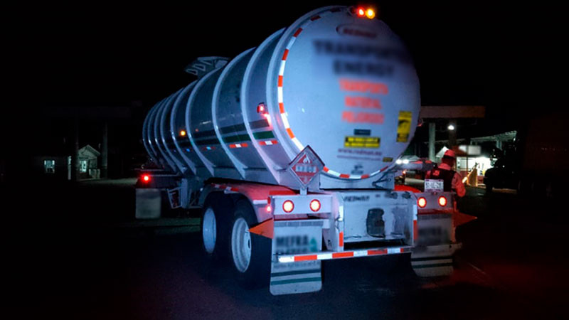 En Tabasco, decomisan camión con combustible robado 
