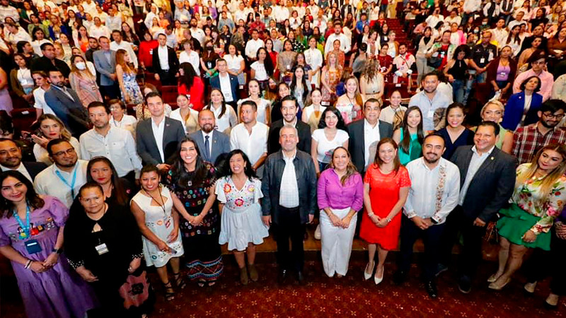 Afredo Ramiírez Bedolla inaugura el Primer Encuentro Nacional Red de Promotoras y Promotores Comunitarios en Ciudad Hidalgo