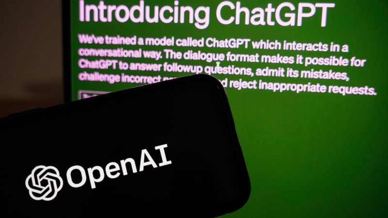 Italia prohíbe uso de ChatGPT debido a preocupación sobre los datos personales de usuarios 