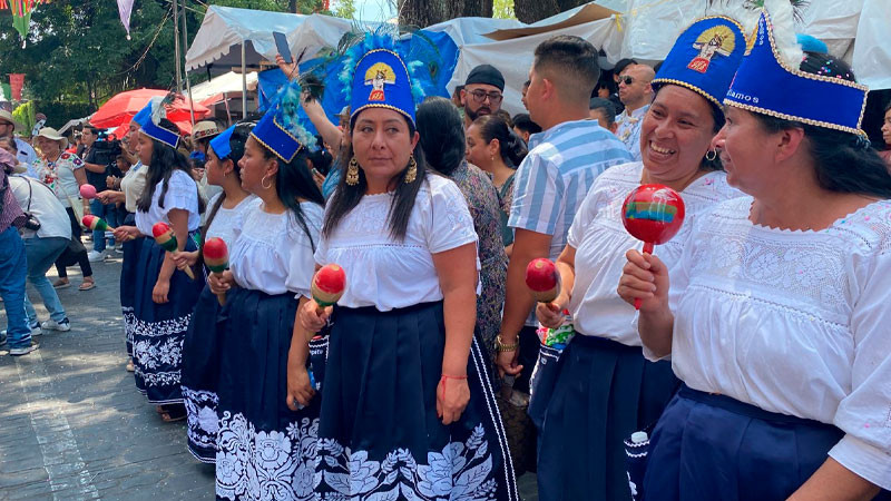 Da inicio la 62 edición del Tianguis Artesanal del Domingo de Ramos en Uruapan, Michoacán