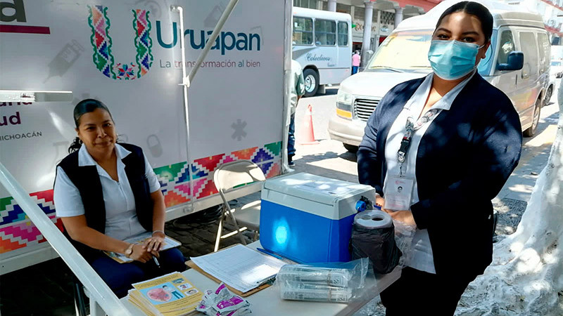 Habilita SSM módulo de vacunación en Tianguis Artesanal de Uruapan 