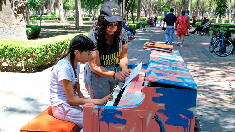 Invierten más de un millón de pesos en colocar pianos para acercar el arte y la cultura en Querétaro