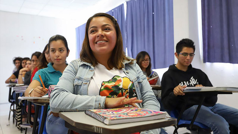 Dotan de herramientas a universitarios para desarrollo laboral  