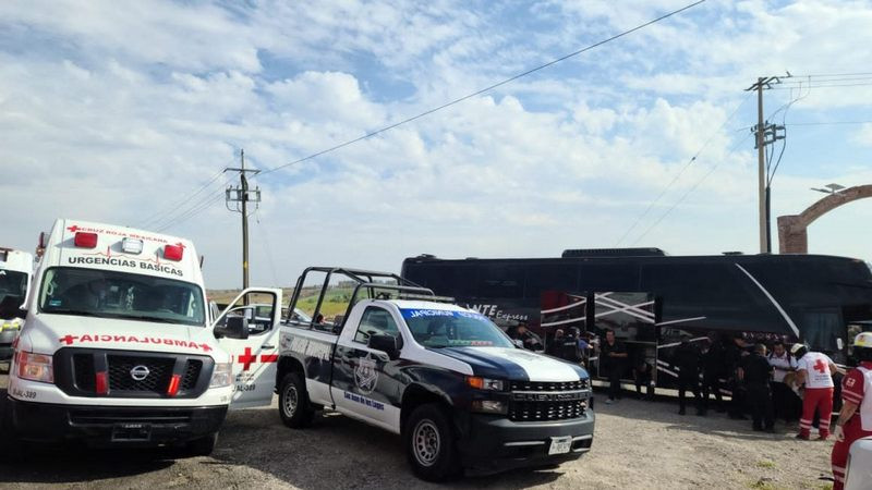 Autobús que transportaba peregrinos queda en medio de enfrentamiento armado en Jalisco; se registraron heridos 