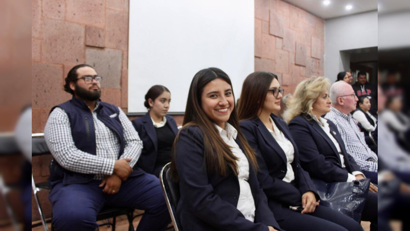 Capacitó Icatmi a personal del Ayuntamiento de Zamora en atención al cliente