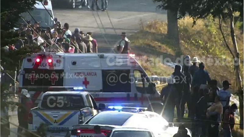 30 lesionados tras volcadura de autobús en la México-Toluca