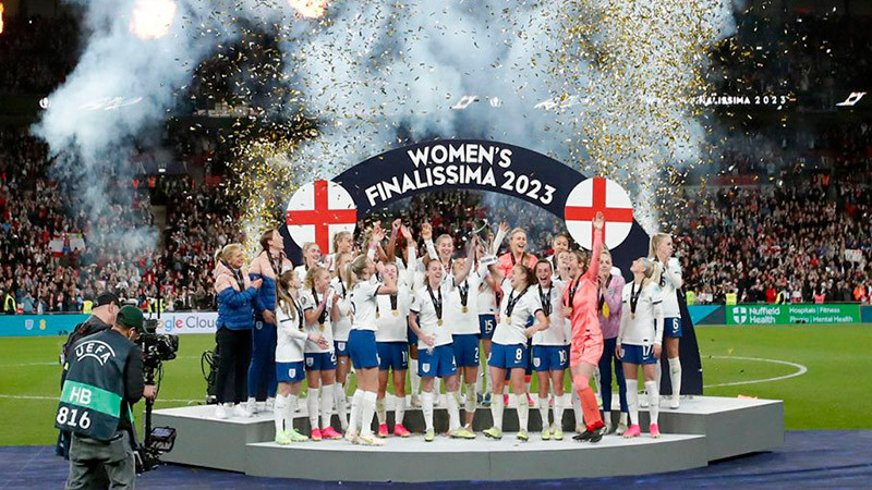 Selección de Inglaterra supera a Brasil y queda campeón de la primera Finalísima femenina 