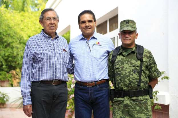 En Apatzingán se reúne Gobernador con Cuauhtémoc Cárdenas  