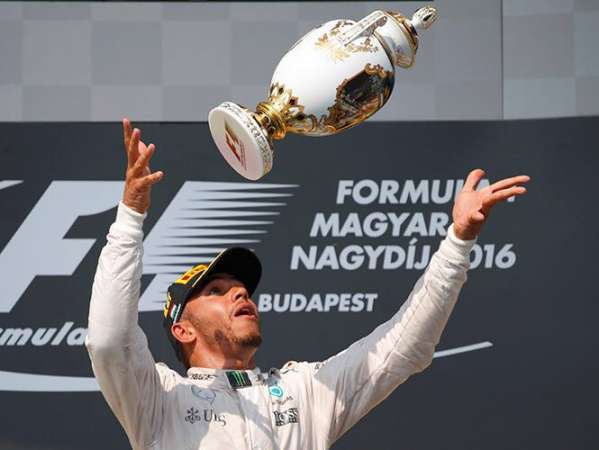 Hamilton gana en Hungría y es nuevo líder de F1 