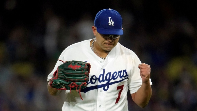 Julio Urías consigue su tercera victoria de la temporada en el triunfo de los Dodgers sobre los Giants 
