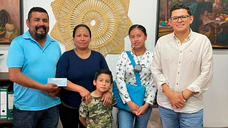 Entregados, 1.2 mdp en financiamientos para sector artesanal de Michoacán