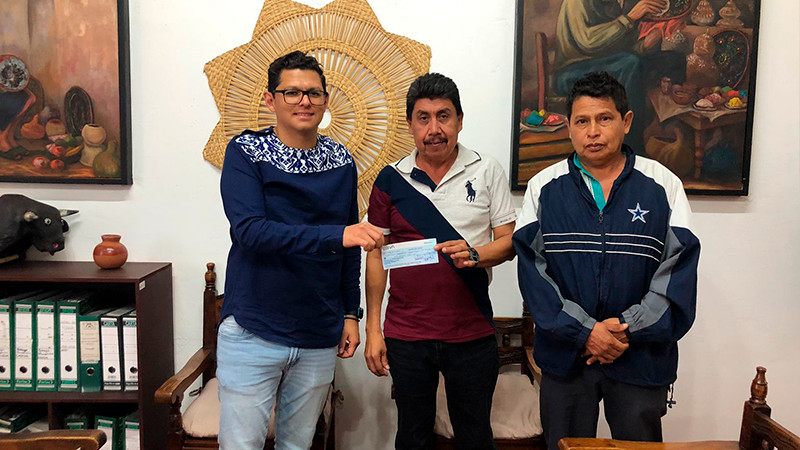 Entregados, 1.2 mdp en financiamientos para sector artesanal de Michoacán