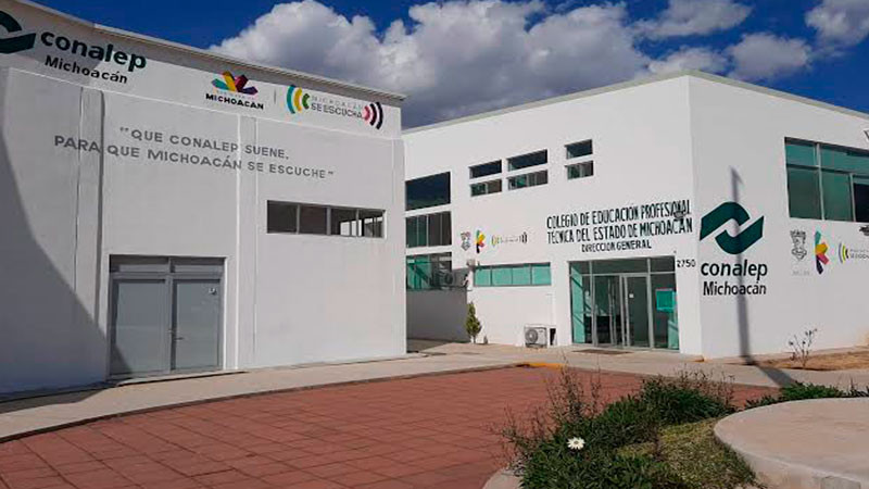 Entrega récord de fichas en Conalep 