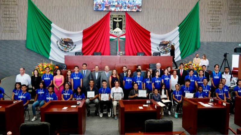 Congreso del estado de Morelos entrega por primera vez reconocimiento al mérito al deporte y cultura física 