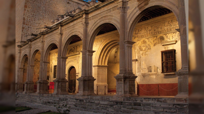 Sectur invita a conocer Cuitzeo, el Pueblo Mágico sede de la Kermés del DIF