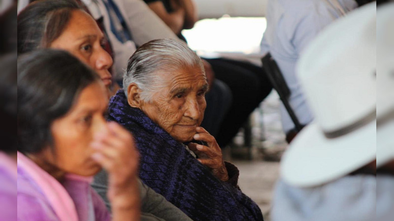 Afilian a mujeres con cáncer de Pátzcuaro al programa del Bienestar 