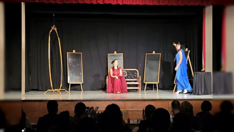 El Espejo, grata sorpresa en la Casona del Teatro por la ópera prima de Marielena Caballero 