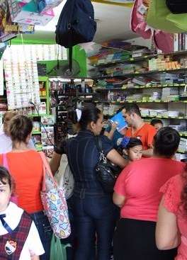 Propietarios de papelerías se preparan para ofrecer mejores ofertas durante el próximo periodo de regreso a clases 