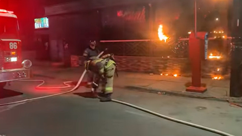 Incendian bar donde desaparecieron tres jóvenes en Mexicali  