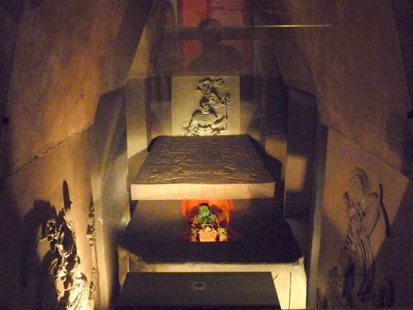 Tumba del rey de Palenque Pakal el Grande te "lleva al inframundo"  