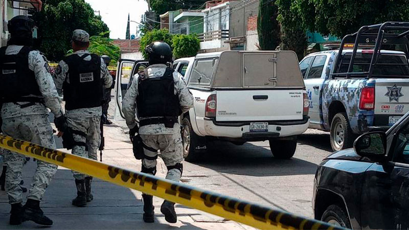 En Celaya, en plena vía pública encuentran a una persona sin vida con lesiones de bala 