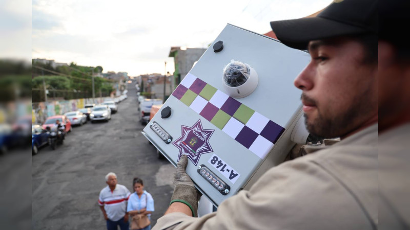 Alfonso Martínez coloca cámaras de videovigilancia en La Obrera