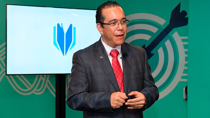 Capacita Sedeco a emprendedores sobre tipos de sociedades 