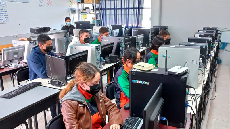 Cecytem, gran opción de educación media superior para jóvenes en Michoacán 