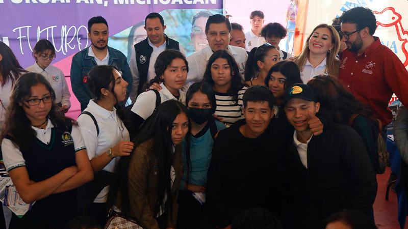 Inaugura Nacho Campos Expo Universidades 2023 en Uruapan