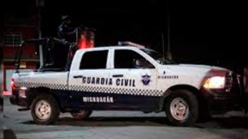Detienen a tres en Cotija, Michoacán con camioneta blindada un arma de fuego, cartuchos y drogas