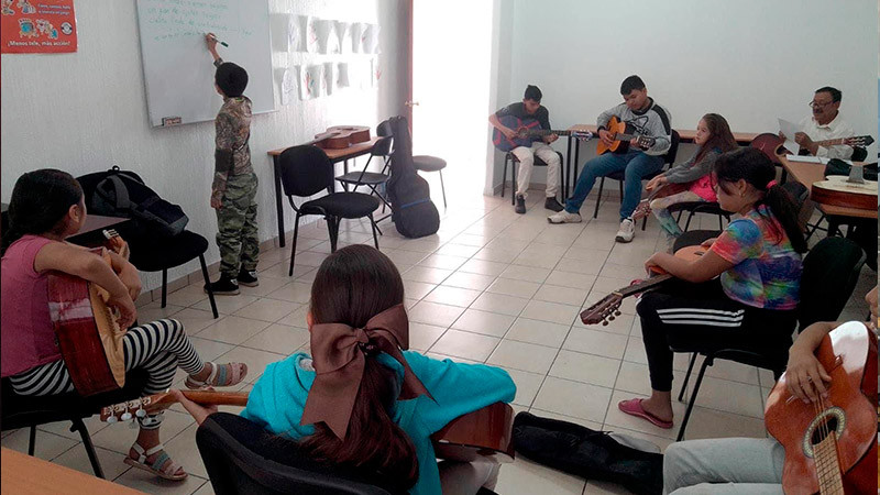 Beneficiados, más de 11 mil michoacanos con talleres de los Ceibas 