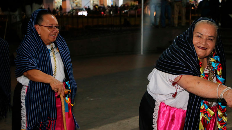 Abuelitos de la Estancia del Adulto Mayor de Cd Hidalgo, participaron en la clausura del Feria de la Conserva