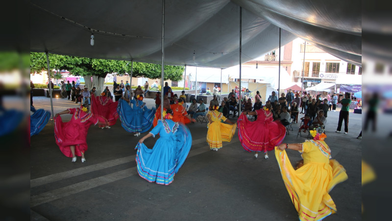Abuelitos de la Estancia del Adulto Mayor de Cd Hidalgo, participaron en la clausura del Feria de la Conserva