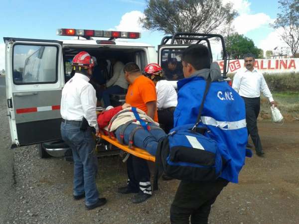 Cuatro personas lesionadas tras accidentarse en la carretera Huetamo–Comburindio  