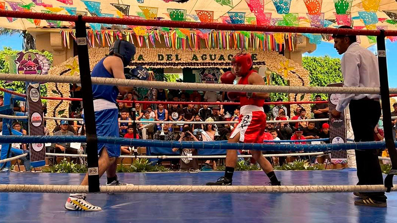 Club de Box Guerreros participa en cartelera de la Feria del Aguacate en Tancítaro