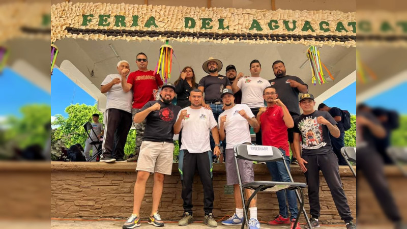 Club de Box Guerreros participa en cartelera de la Feria del Aguacate en Tancítaro