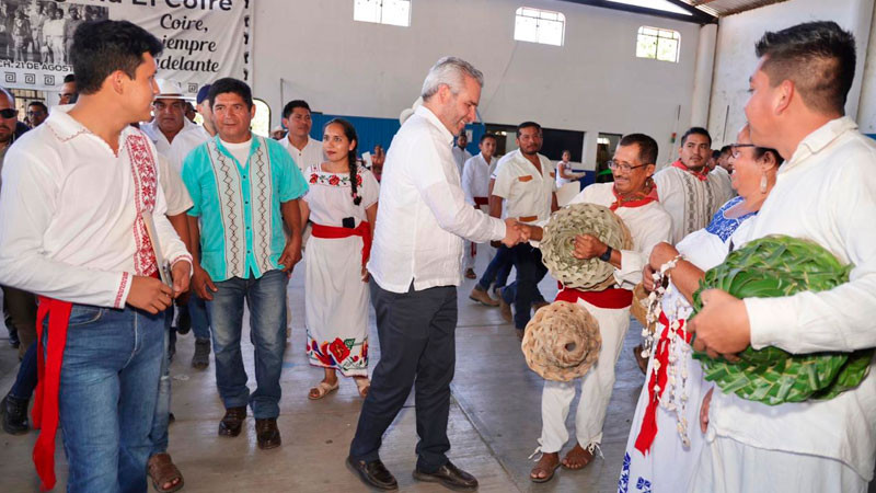 Bedolla apoyará construcción de carretera en la comunidad indígena El Coire, en Michoacán 
