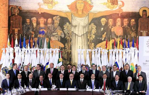 Gobernadores respaldan reforma educativa y piden privilegiar diálogo - Foto 1 