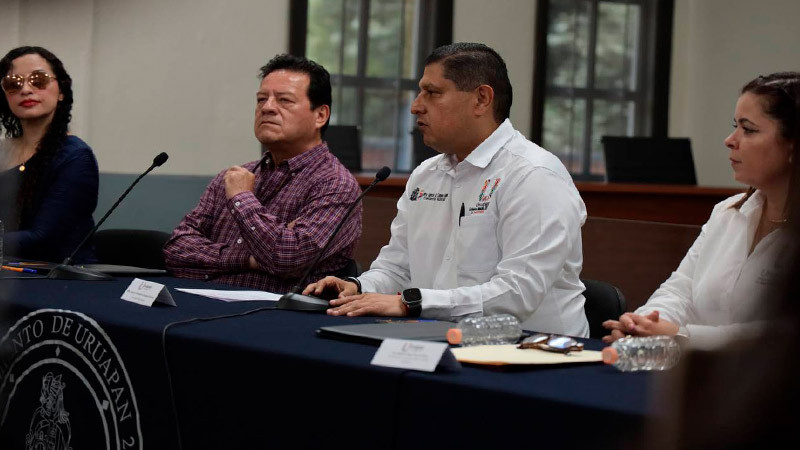 Firma Nacho Campos convenio con el INAH para conservar el patrimonio histórico de Uruapan 
