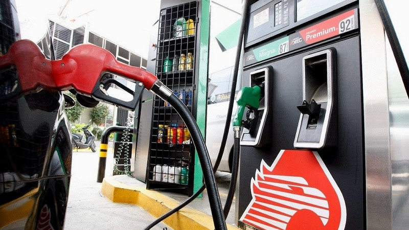 Hacienda reduce apoyo fiscal para gasolinas en México; consumidores pagarán más 