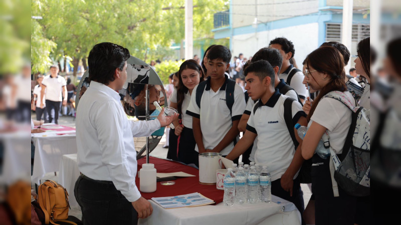 Caravana del Ijumich beneficia a más de mil 300 jóvenes en Apatzingán